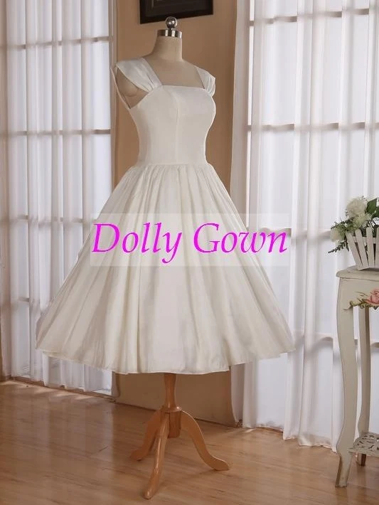 Robes de mariée romantiques Rockabilly années 50 avec larges bretelles plissées