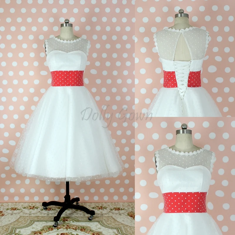 Robe de mariée style années 50 à pois bateau avec panneau de taille rouge