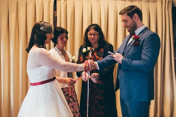 Robes de mariée longueur thé Rockabilly inspirées des années 50 avec manches