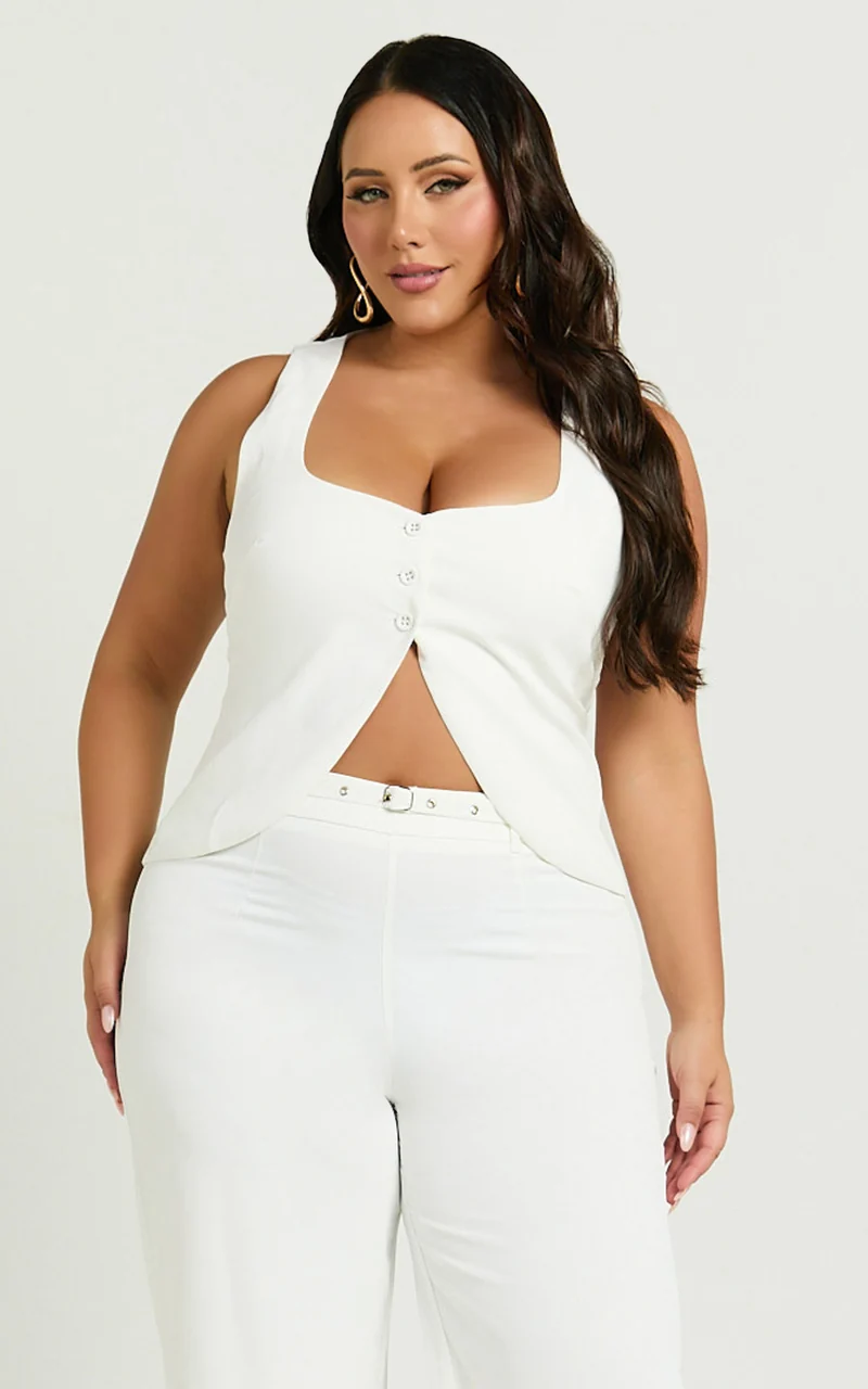 Romeo Top - Scoop Neck Button Down Vest in White