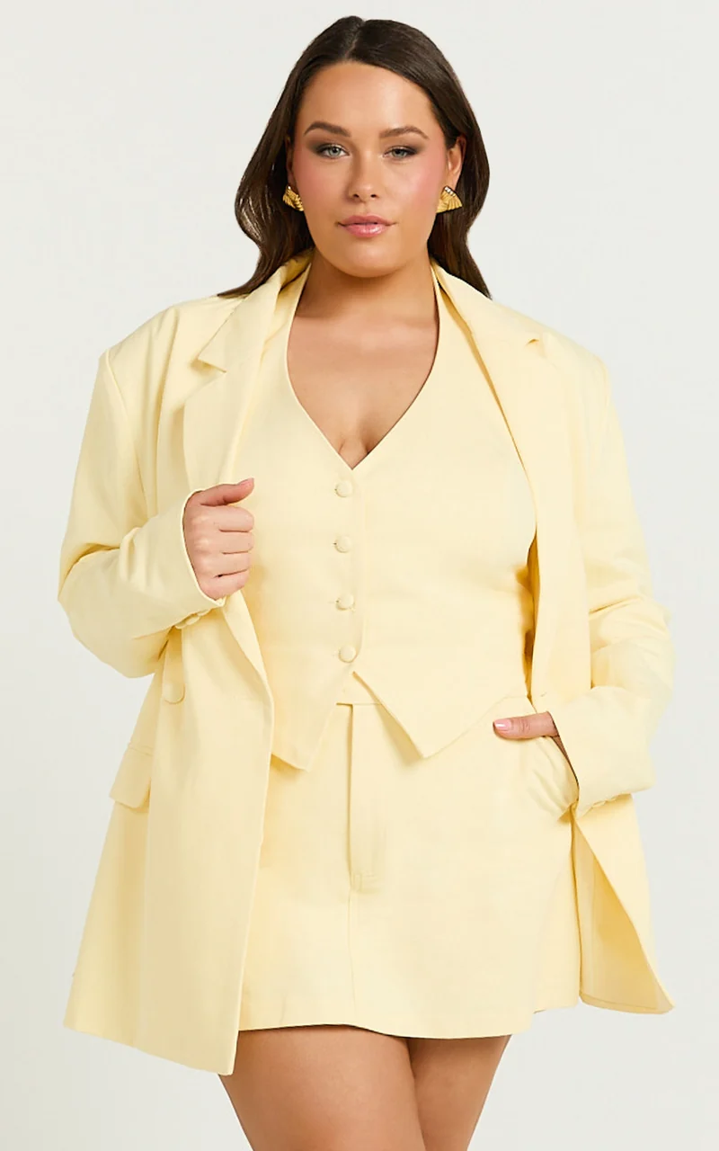 Virginia Skort - Mid Waisted Tailored Skort in Pastel Yellow