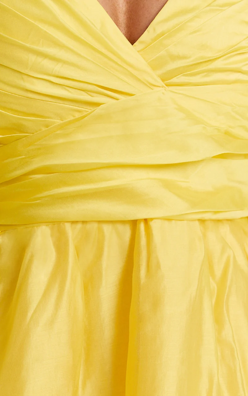Amalie The Label - Thalia Sweetheart Off Shoulder Mini Dress in Yellow
