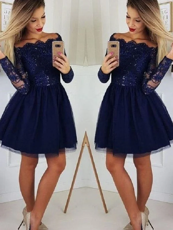 Robe de soirée courte bleu marine à épaules dénudées en dentelle avec manches longues