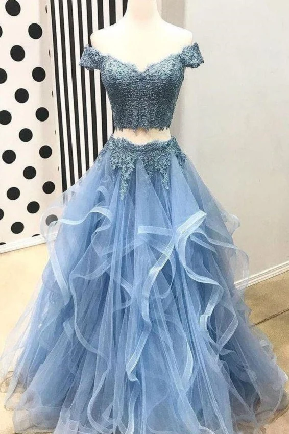 Robe de bal bleu poussiéreux deux pièces avec jupe à volants et épaules dénudées
