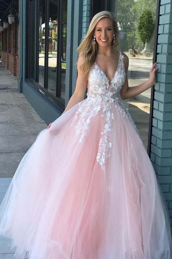 Robe de princesse en tulle lavande, décolleté plongeant en V, robe de bal bouffante