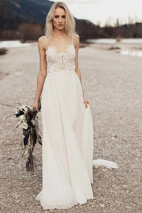 Robe de mariée dos nu à bretelles spaghetti fluides en mousseline de soie Boho Beach