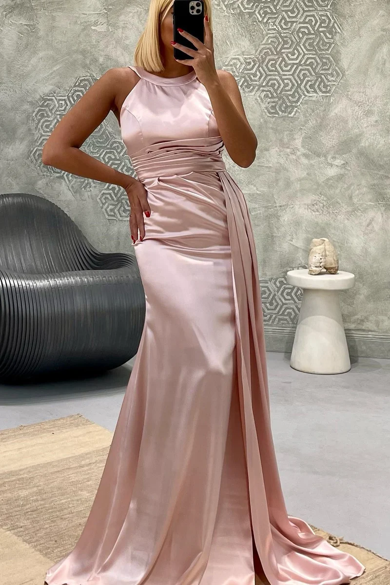 Robe de bal sirène élégante à col licou et plis