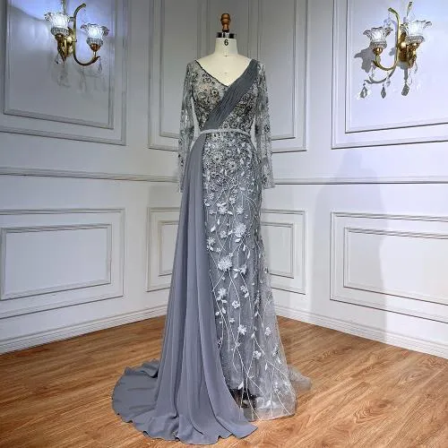 Robe de soirée rose à manches longues en mousseline de soie et dentelle perlée