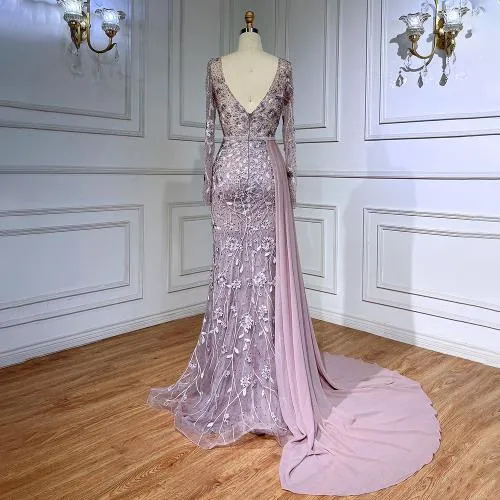 Robe de soirée rose à manches longues en mousseline de soie et dentelle perlée