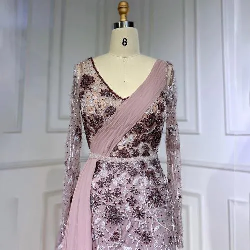 Robe de soirée rose à manches longues en mousseline de soie et dentelle perlée
