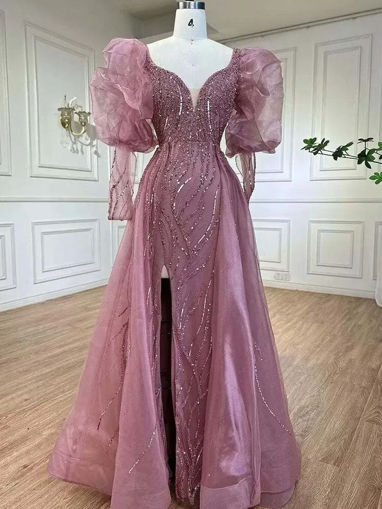Robe de soirée sirène rose fendue et perlée, manches bouffantes perlées