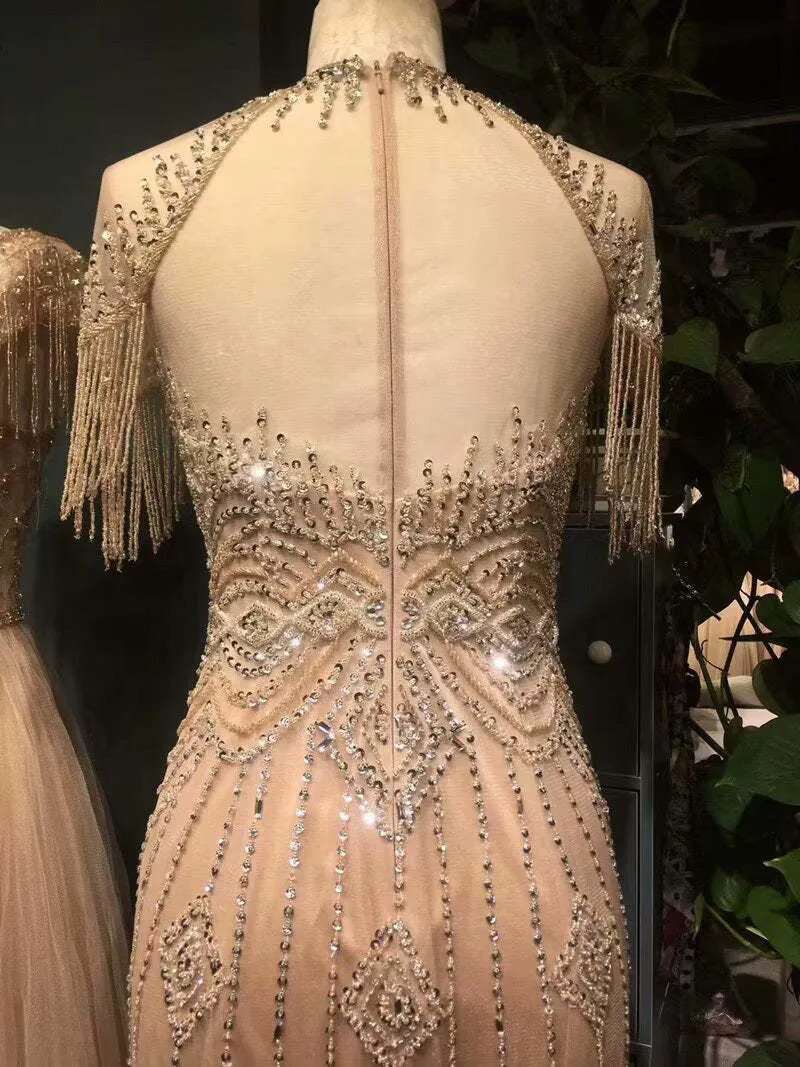 Robe de bal luxueuse à manches courtes et décolleté en cœur orné de perles de cristal