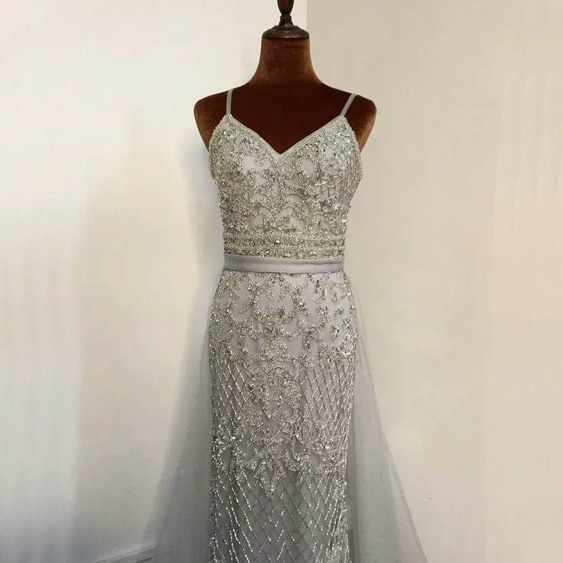 Robe de bal en maille pailletée champagne, sans manches, coupe trapèze, dos nu