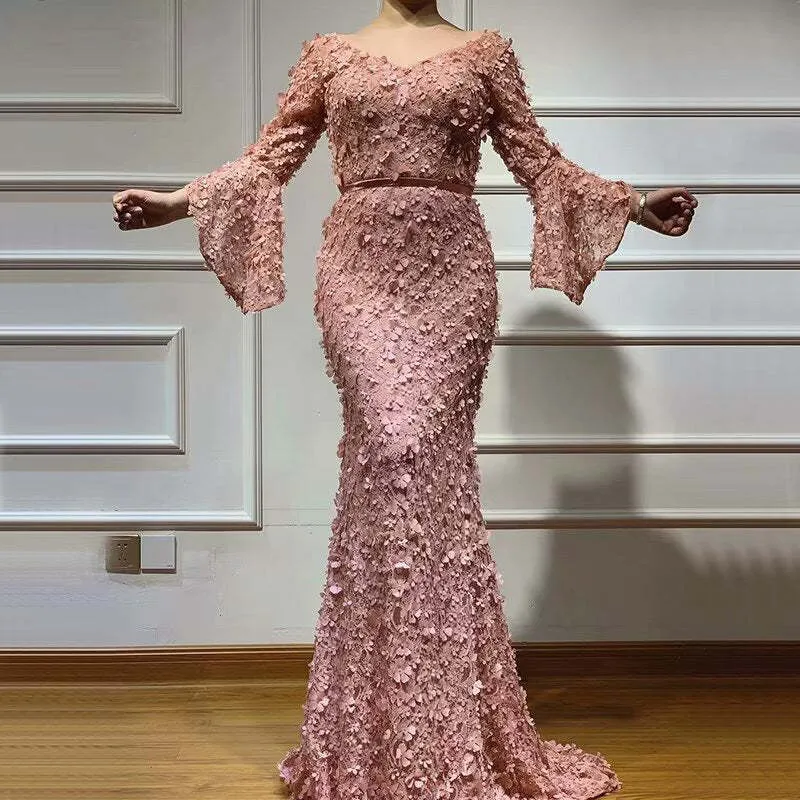 Robe de bal sirène rose poudré à col en V et manches longues avec appliques