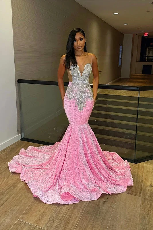 Robe de bal sirène luxueuse en tulle avec bretelles et détails perlés
