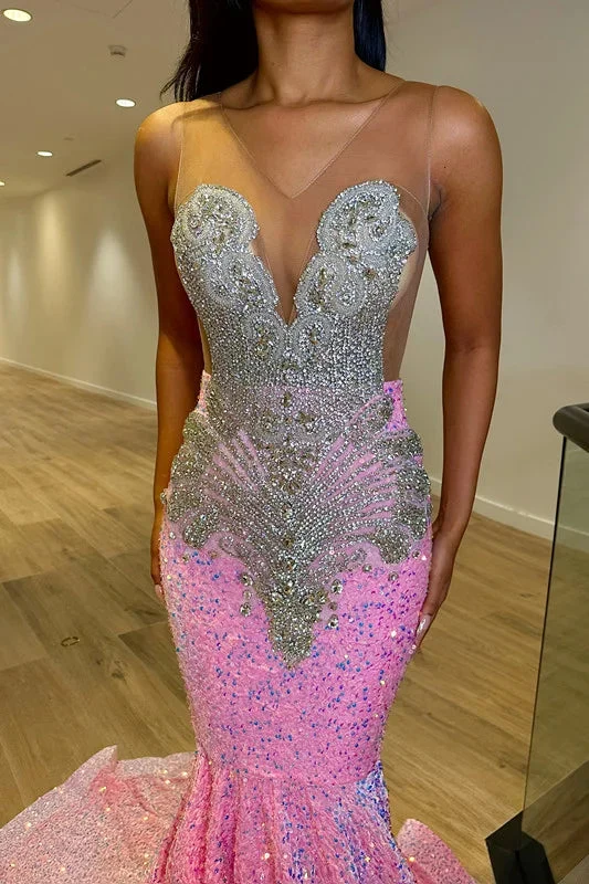 Robe de bal sirène luxueuse en tulle avec bretelles et détails perlés