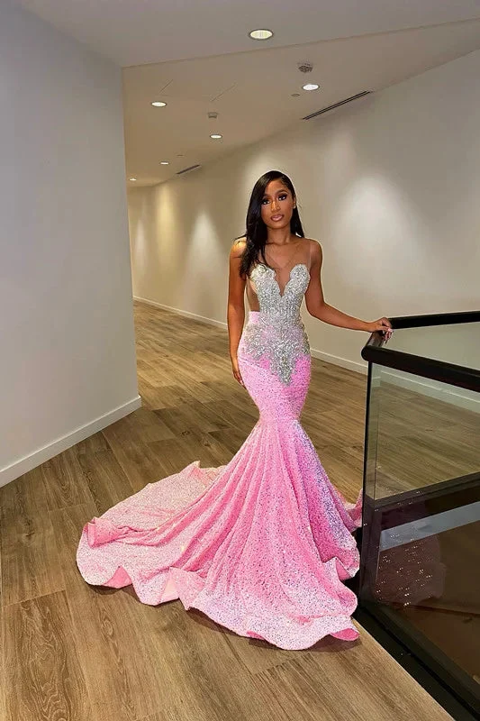 Robe de bal sirène luxueuse en tulle avec bretelles et détails perlés