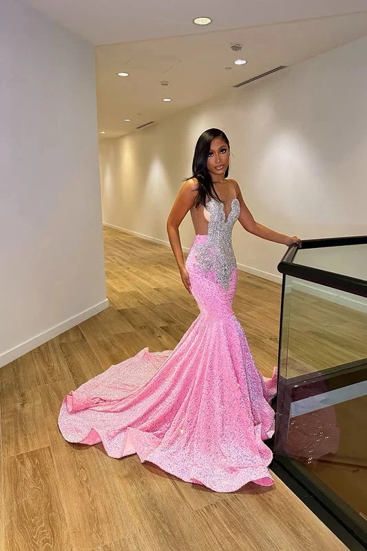 Robe de bal sirène luxueuse en tulle avec bretelles et détails perlés