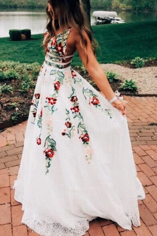 Robe de bal brodée de fleurs avec poche, détails en dentelle longue, longueur genou
