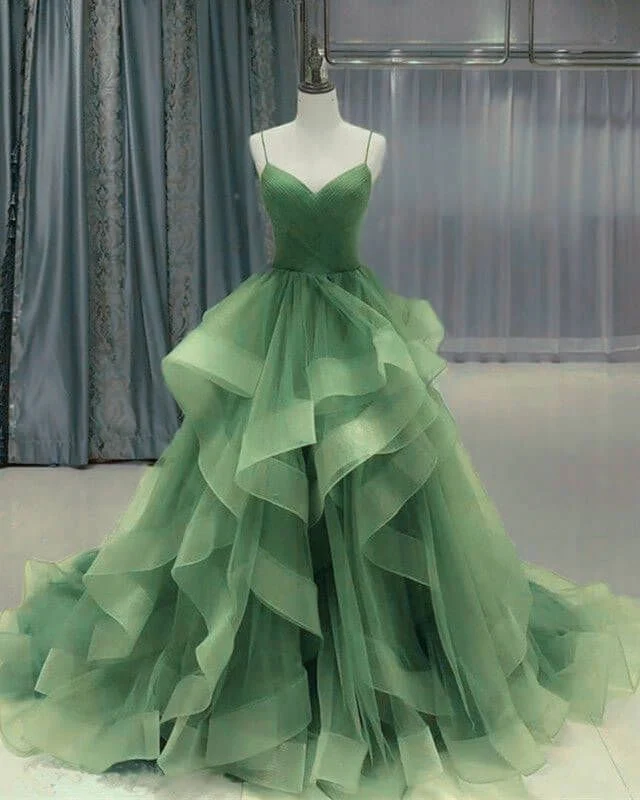 Superbes robes de Quinceanera vert sauge à volants en organza et bretelles spaghetti