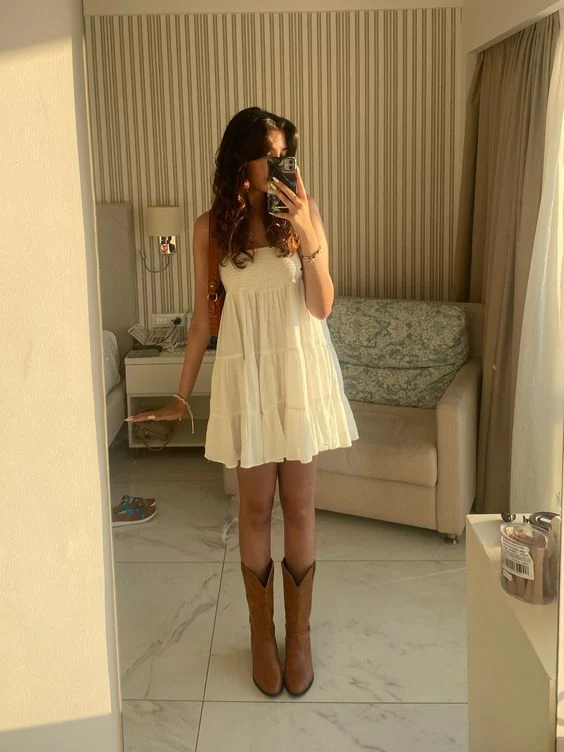 Robe de bal courte ivoire élégante pour les cocktails de retour à la maison