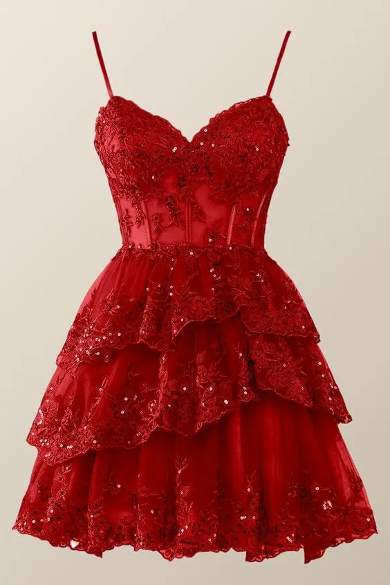 Robe de princesse courte à bretelles et appliques rouges