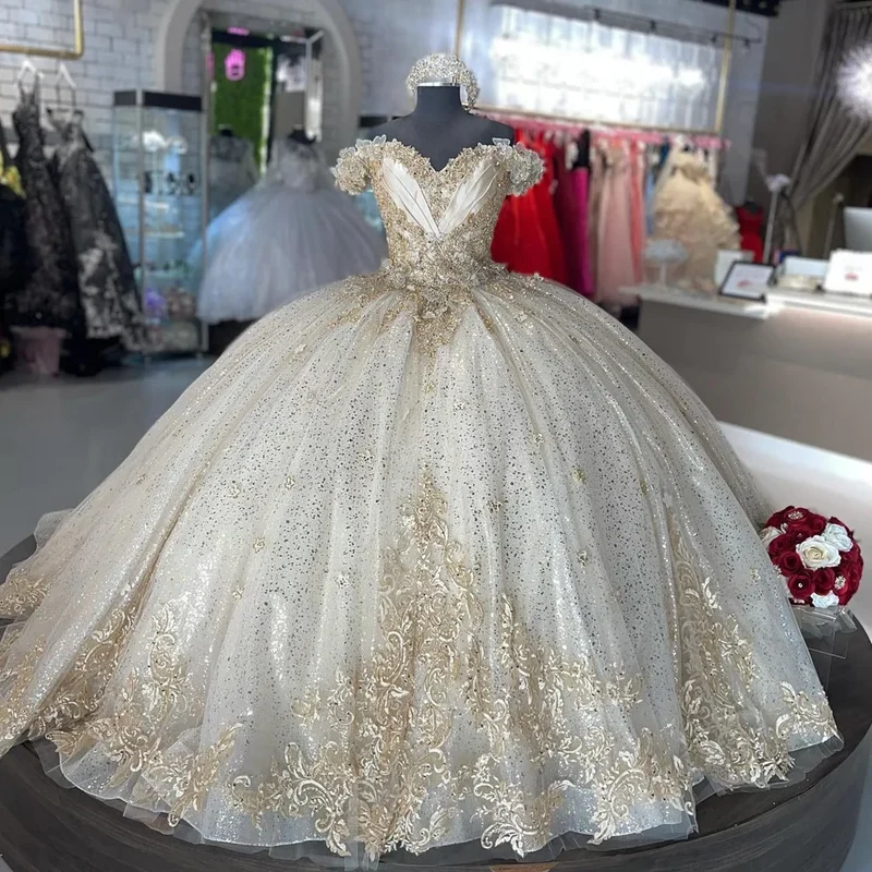 Robe de Quinceanera champagne scintillante à épaules dénudées, robe de bal élégante