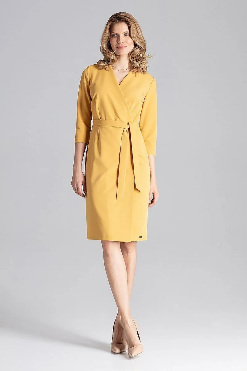 Robe jaune pâle
