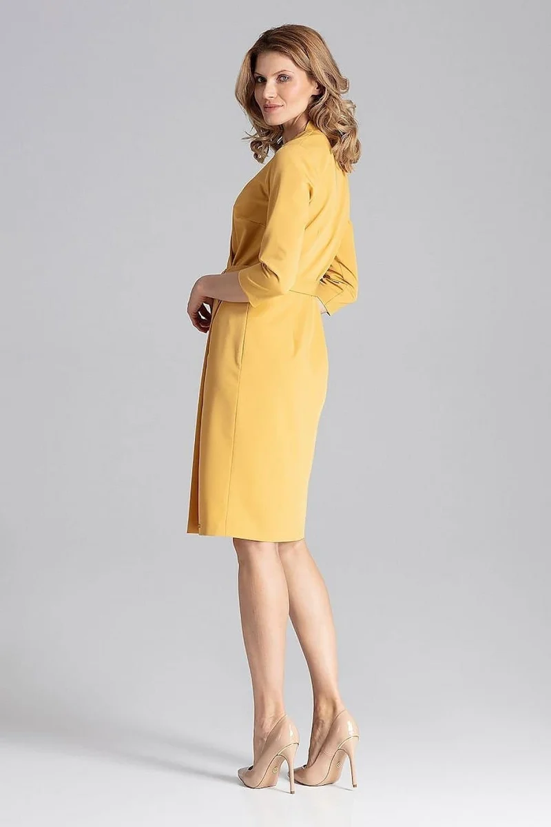 Robe jaune pâle