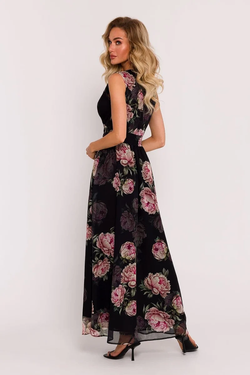 Robe noire fleurie