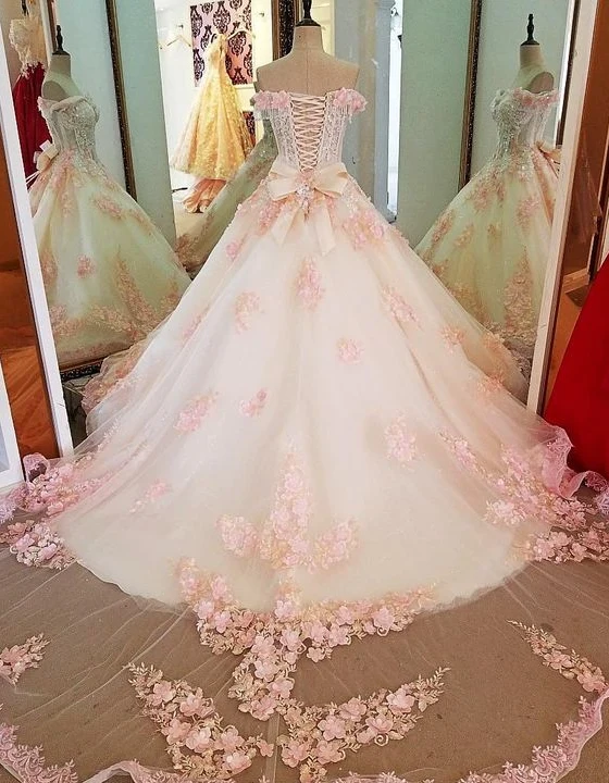 Robe de bal élégante en dentelle rose avec perles pour les 16 ans