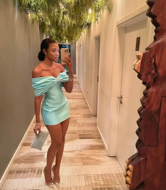Élégante robe de bal courte bleue Tiffany
