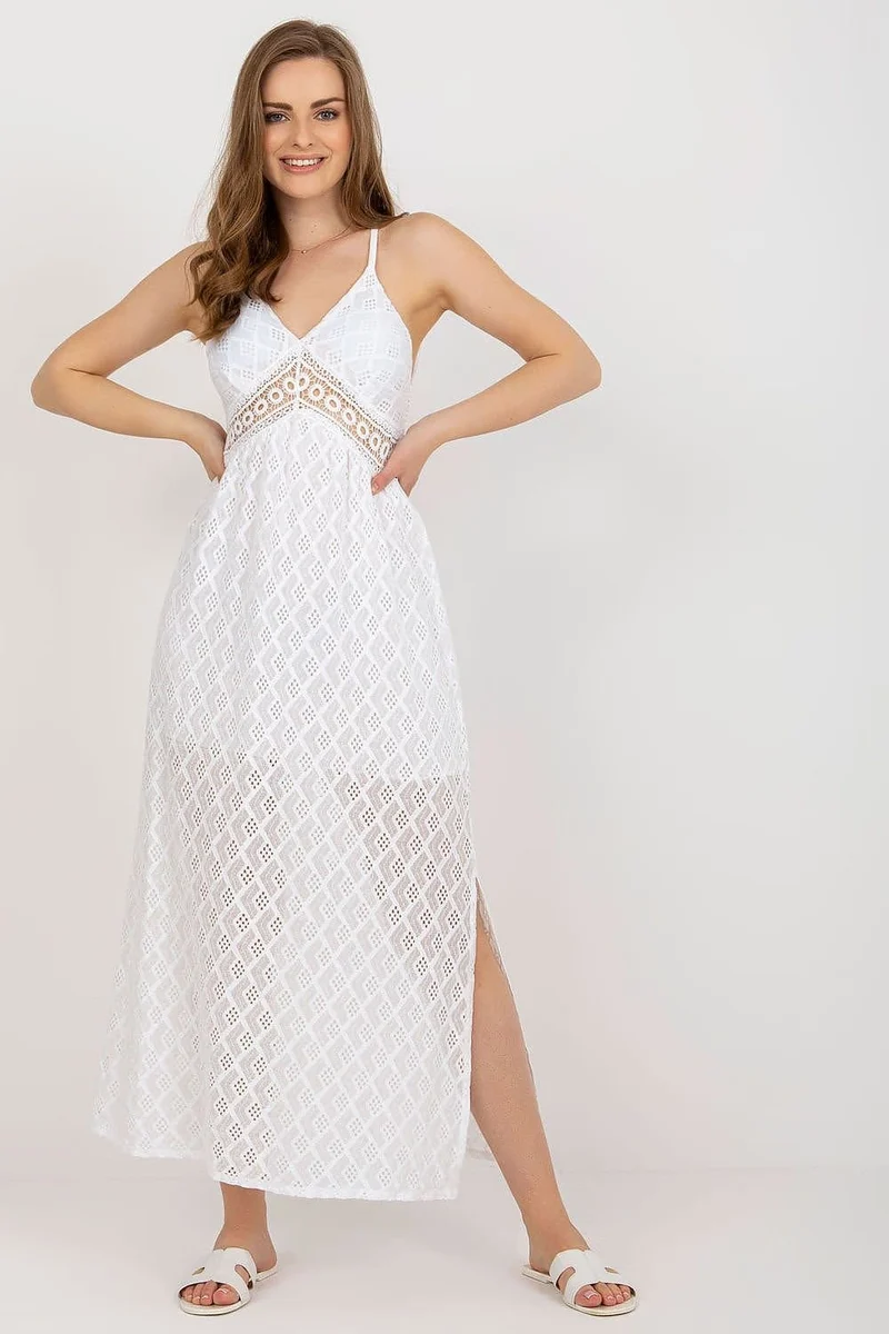 Robe d'été blanche longue en dentelle