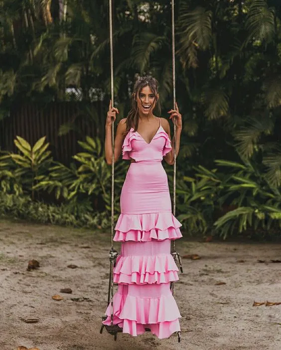 Superbe robe de soirée longue rose en satin