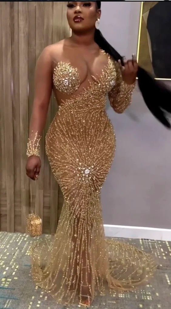 Robe de bal sirène longue et dorée à perles