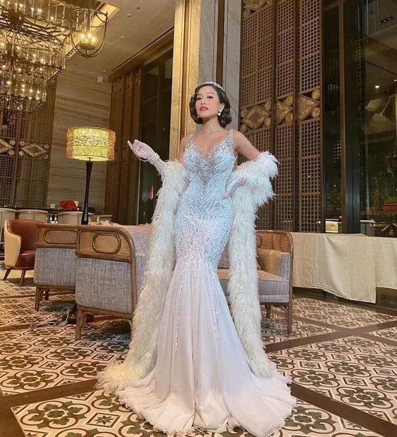 Superbe robe de soirée longue blanche