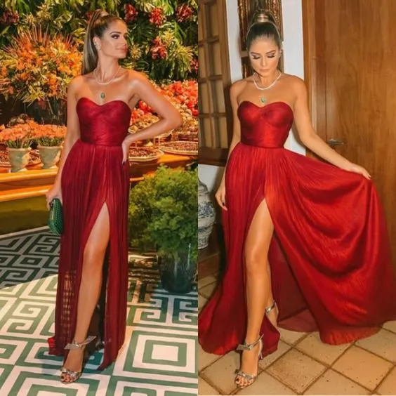 Robe de bal longue rouge élégante et sexy, sans bretelles, avec fente haute