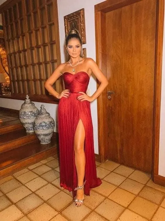 Robe de bal longue rouge élégante et sexy, sans bretelles, avec fente haute