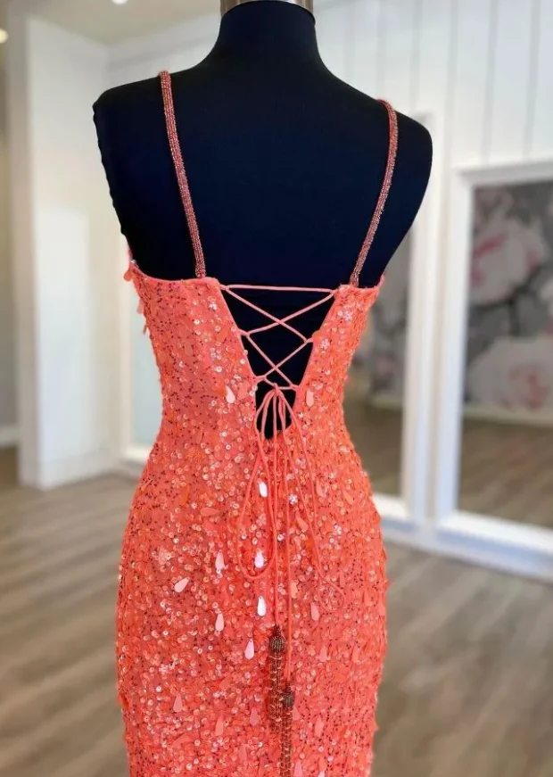 Robe de bal longue à paillettes corail scintillantes avec fentes