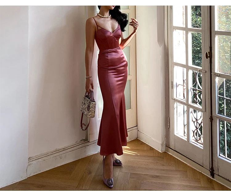Robe de soirée longue en satin sans manches pour femme