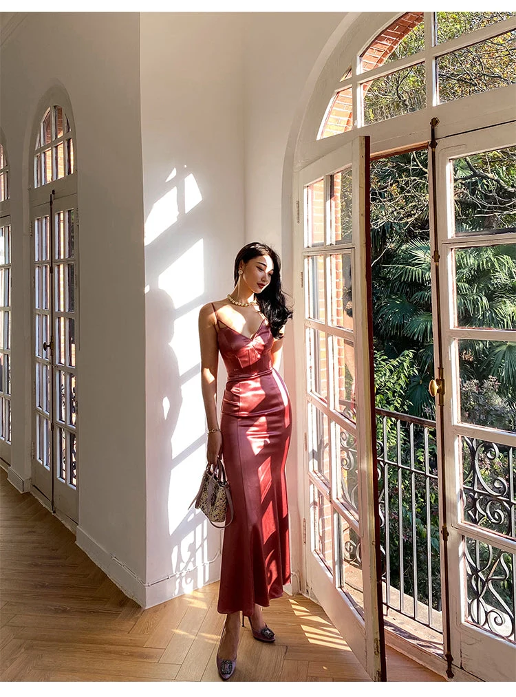 Robe de soirée longue en satin sans manches pour femme