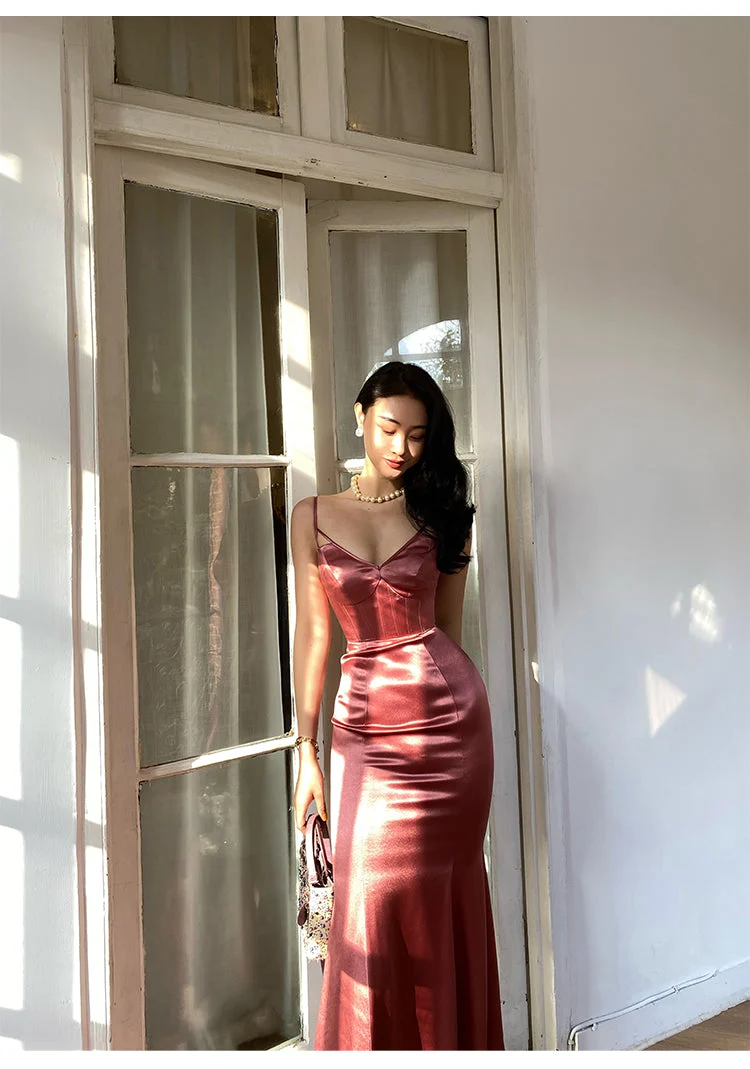 Robe de soirée longue en satin sans manches pour femme