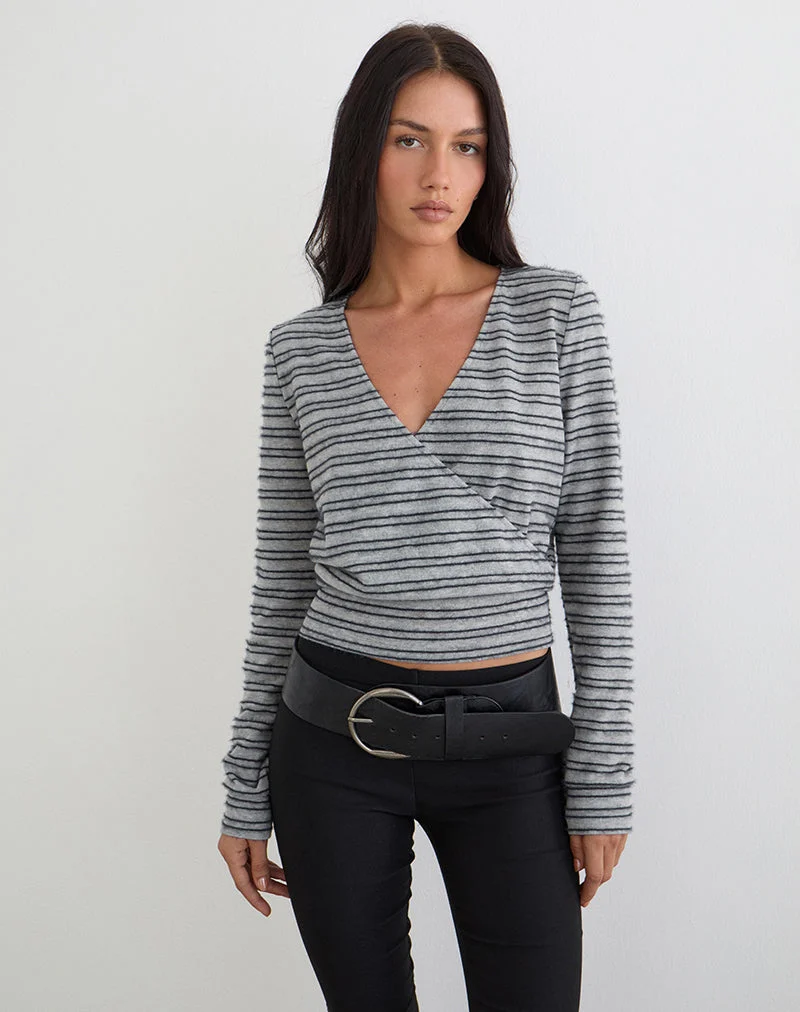 Haut Milzie à rayures horizontales en tricot gris et noir