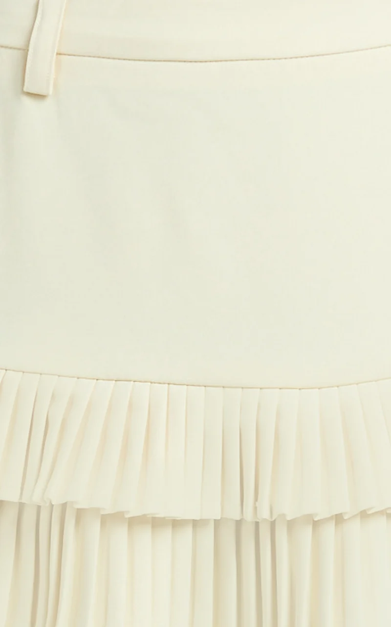 Felicia Mini Skirt - Mid Rise Drop Waist Pleated Skirt in Butter Yellow