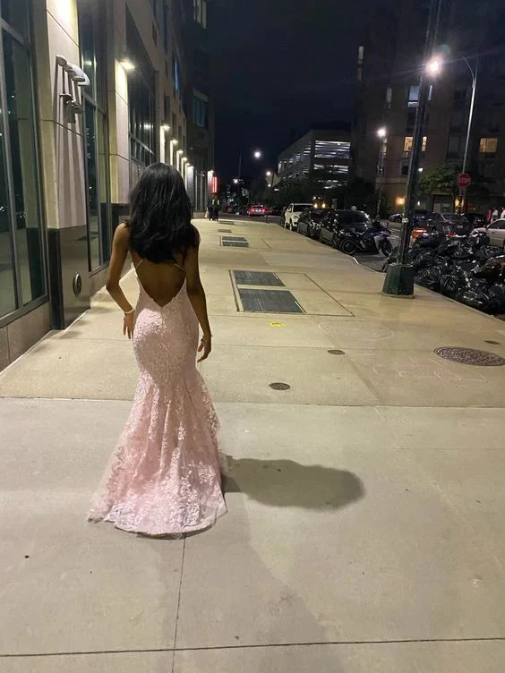Robe de bal sirène rose sexy à bretelles spaghetti en dentelle