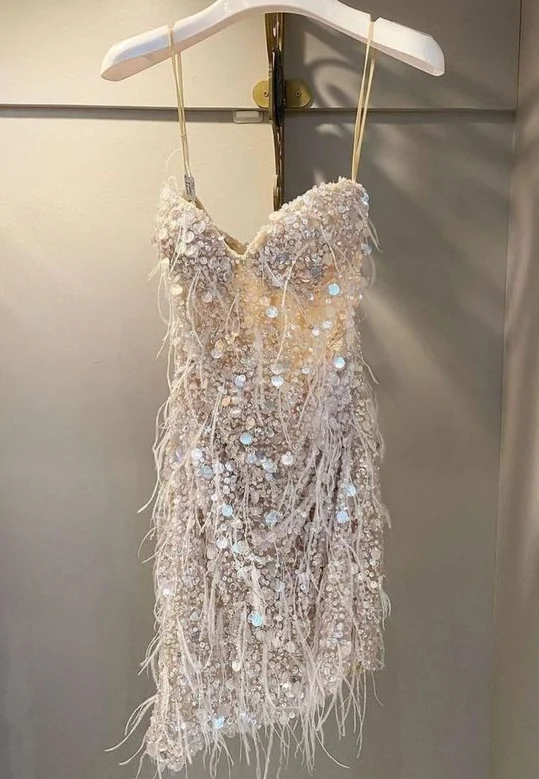Belles robes de bal courtes fourreau à paillettes
