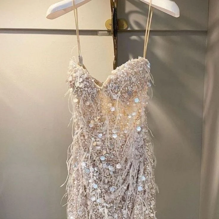 Belles robes de bal courtes fourreau à paillettes