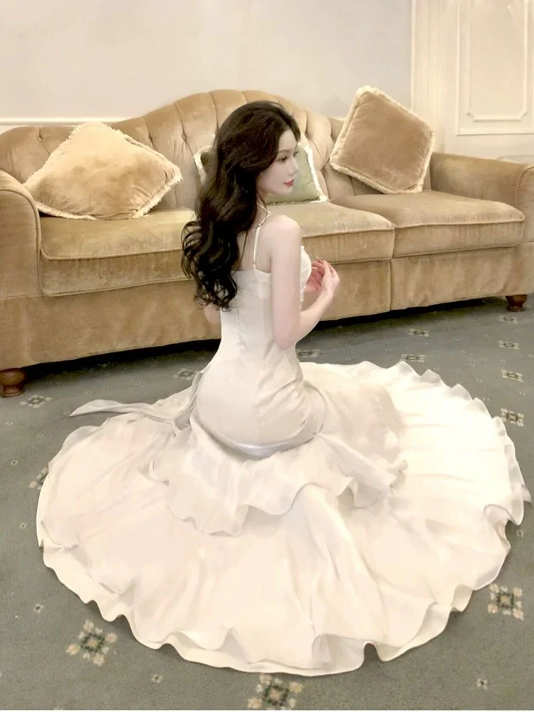 Robe de soirée longue et élégante à bretelles vertes et décolleté en cœur
