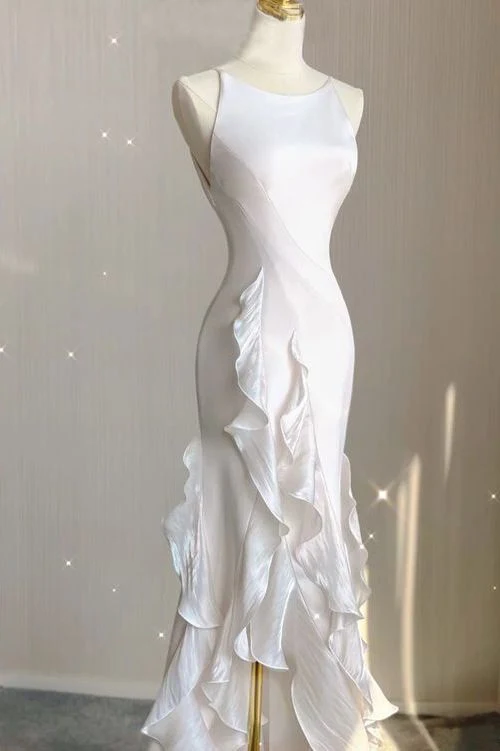 Robe de mariée élégante blanche à dos nu et fourreau