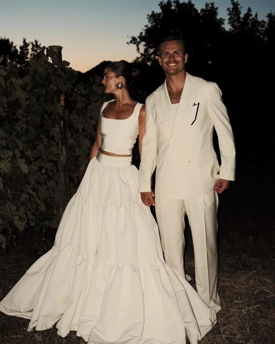 Robe de mariée blanche longue deux pièces pour mariées élégantes